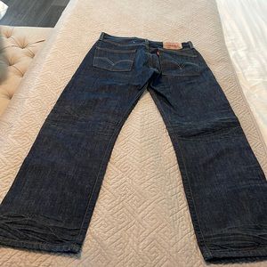 Men’s Levi’s 501 jeans